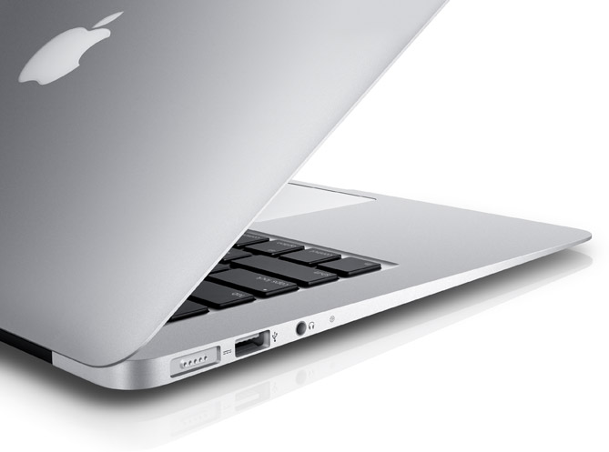 Apple The new MacBook Air 11 (MD711LL)