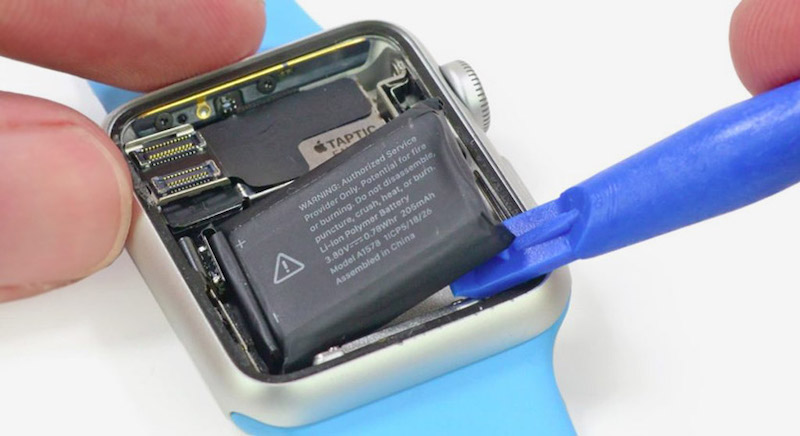 Вздутые батареи Apple Watch могут привести к «серьезным травмам»