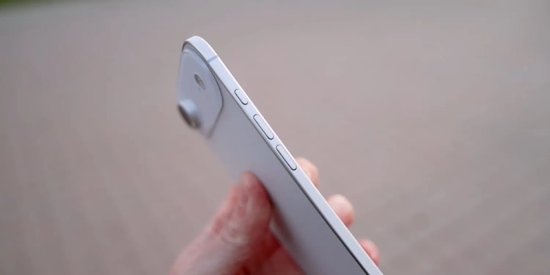 Два тижні з iPhone Air: чи варті компроміси ультратонкого дизайну?
