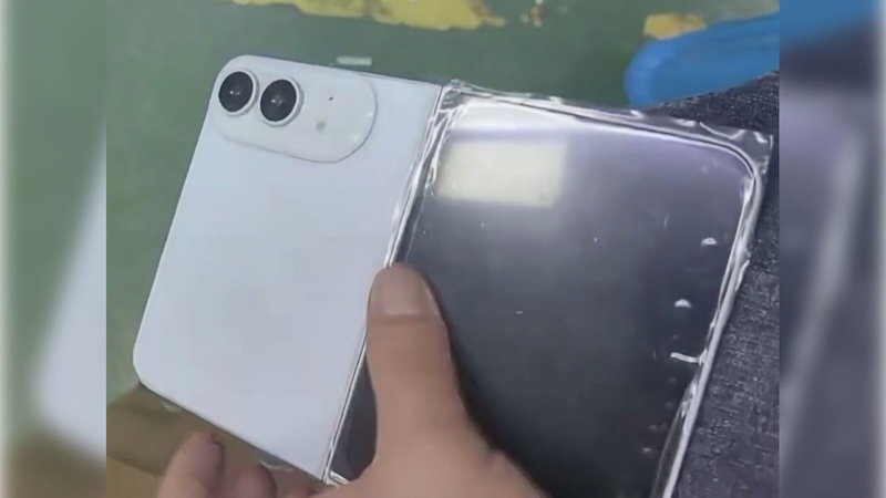 Витік натякає на перший «підтверджений» колір складаного iPhone Ultra — білий, а палітра може бути лише з двох варіантів