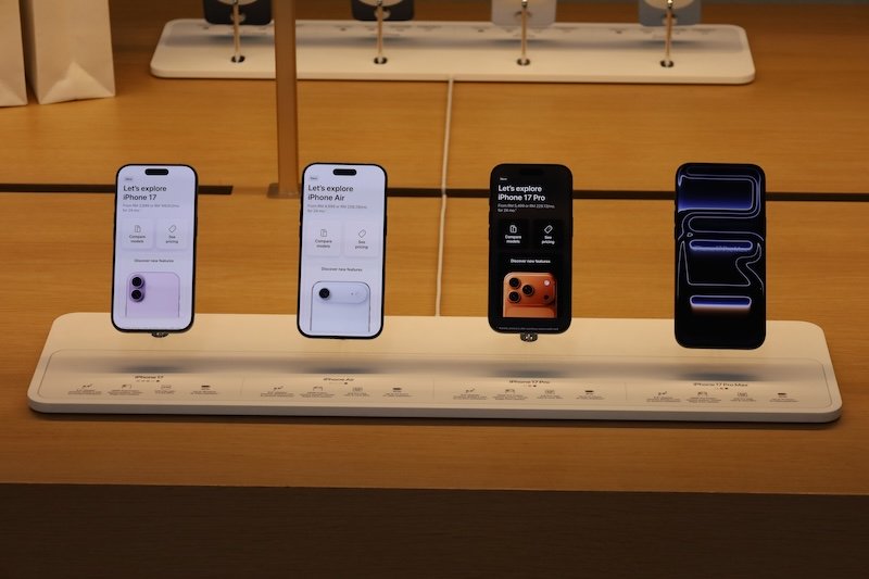 Який iPhone купити у 2026 під Apple Intelligence і Siri AI: iPhone 17e, 17, Air, Pro Max чи чекати iPhone 18?